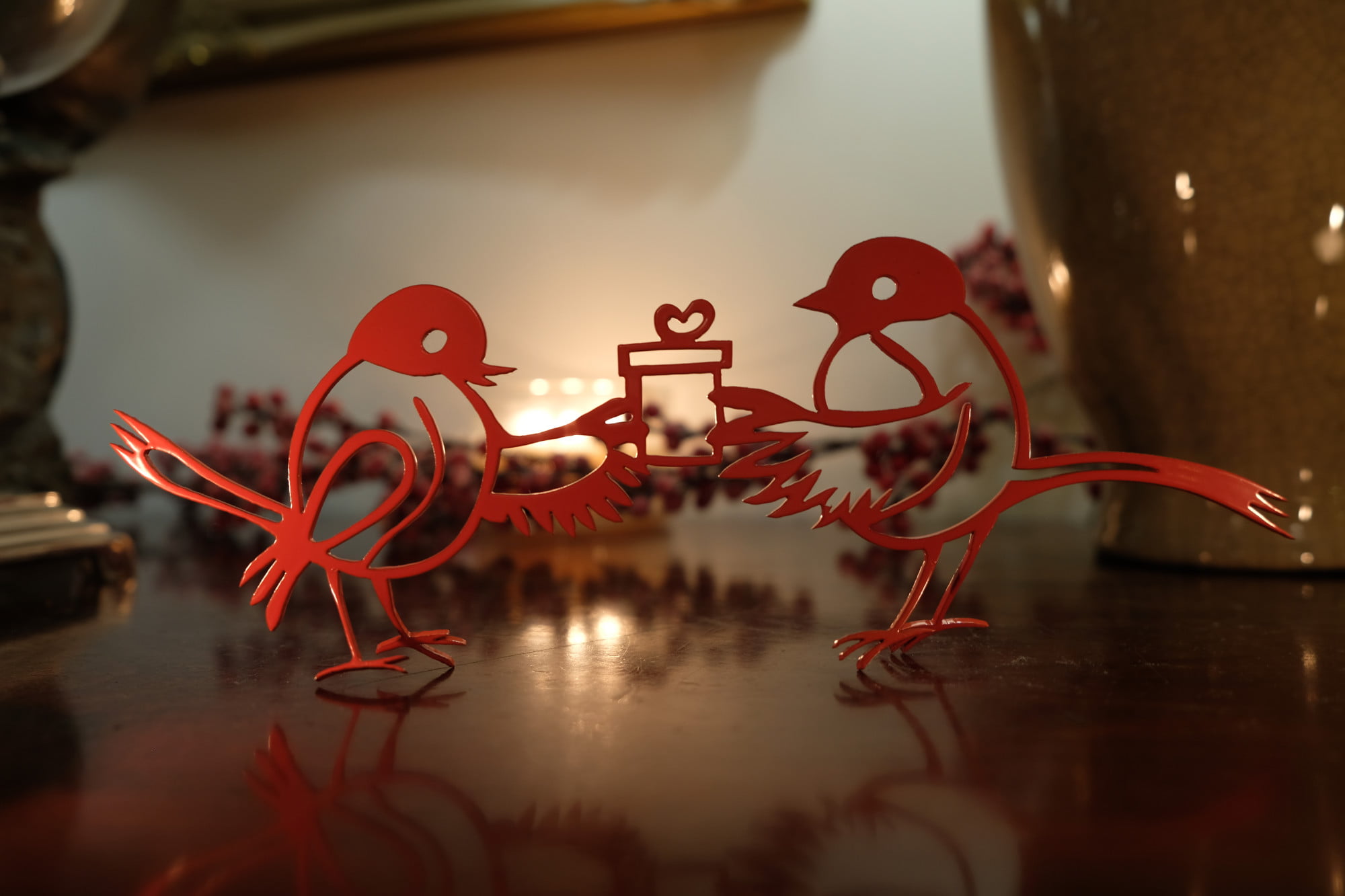 Metal-Sculpture-Giving-Robins-Red Metal-Sculpture-Giving-Robins-Red
